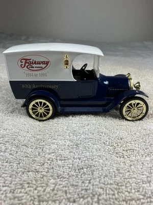 Banco fundido Fairway Fine Foods 1916 Studebaker painel entrega escala 1/25 - Imagem 1 de 4