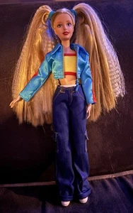 MATTELL BARBIE DOLL HAPPENIN HAIR 1998 WITH FULL ATTIRE - Picture 1 of 7