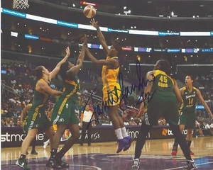 JANTEL LAVENDER Signed 8 x 10 Photo WNBA Basketball LOS ANGELES SPARKS Free Ship - Picture 1 of 1