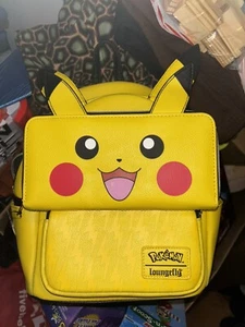 Portafoglio Loungefly Pikachu - Foto 1 di 5