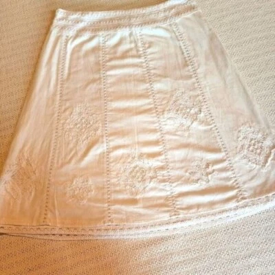 Apt. 9 Lined White Lace Throughout & Bottom Side Zippered Sz. 8 Skirt - Image 1 of 4