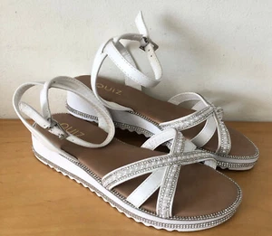 Quiz weiße Damensandalen mit Perlendiamant Detailgröße UK 4. EU 37. - Bild 1 von 6