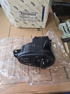 Conjunto de interruptor de iluminación Ford Focus MK1 02-04. Genuino 4426485 - Imagen 1 de 3
