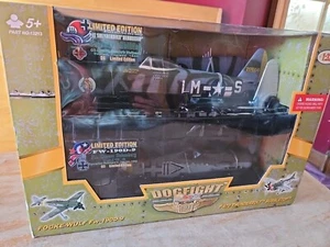 Ultimate Soldier WW2 Dogfight 1:32 Focke-Wulf Fw-190D-9 VS. P-47D Bubbletop NIB - Picture 1 of 7