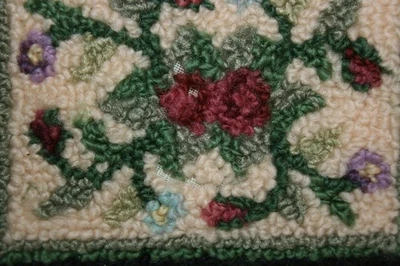 Кукольный домик Miniatture винтажный игольчатый перфоратор ковер с цветочным рисунком 4,75 дюйма x 3,5 дюйма - Изображение 1 из 4