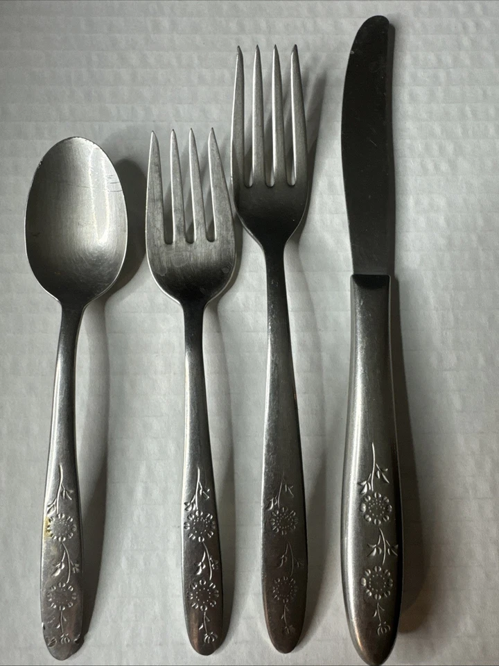 Cubiertos florales de acero inoxidable Sears WOOD DALE cucharadita ensalada, tenedor de cena, cuchillo Foto 1 de 4