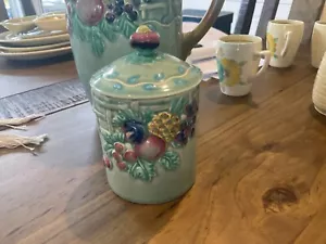 Vintage A.J Wilkinson jam pot majolica, with lattice & fruit pattern green - Picture 1 of 4