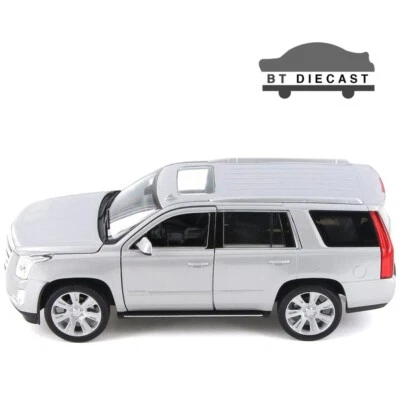 WELLY 2017 凯迪拉克 ESCALADE 1/24 - 1/27 压铸模型汽车银色 24084 — 第 1/3 张图片