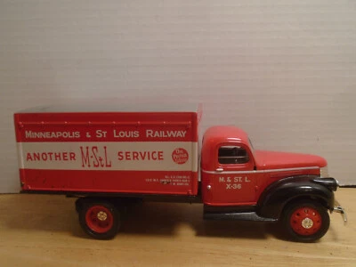 LIBERTY CLASSICS 1/32 SCALE MINNEAPOLIS & ST LOUIS RAILWAY DELIVERY TRUCK - Image 1 of 4