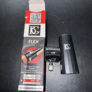 BG Flex Fabric Ligature for Bb Clarinet with Cap, LFB - Picture 1 of 3