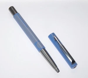 Parker Vector Series 04 Roller Ball Pen - 1986 - Picture 1 of 8