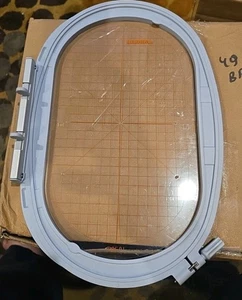 Bernina Embroidery Hoop - 10.5 x 6 inches - Picture 1 of 4