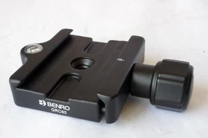 Benro QRC60 Schnellspannklemme mit Befestigungsschraube und Inbusschlüssel. L60 x W49 x 15 mm - Bild 1 von 7
