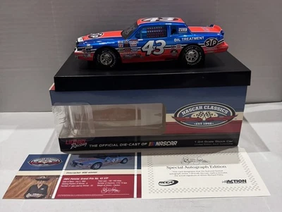 RICHARD PETTY AUTOGRAFIADO #43 STP PETARDO 400 200ª victoria 1/24 color líquido Foto 1 de 4