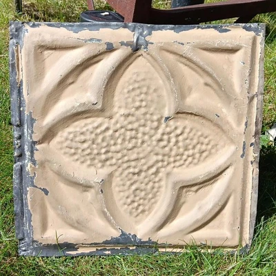 Antiguo gótico victoriano techo azulejo de hojalata lona Shabby Chic murciélagos de cuatro hojas Foto 1 de 4