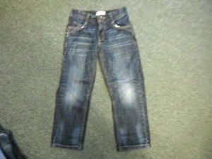 Pantalones de mezclilla rectos Marks & Spencer cintura 23"" pierna 19"" azul oscuro descoloridos niños 7 años - Imagen 1 de 2