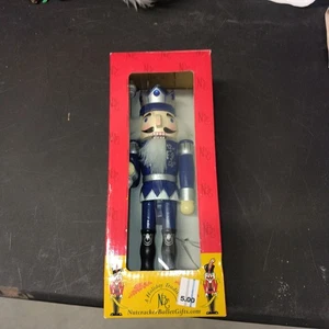 Casse-noisette en bois lot de deux - Photo 1/4