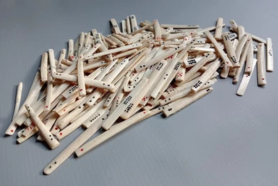 180 Vintage Bovine Bone Mahjong Scoring Sticks Red Black Dot Count - Image 1 of 4