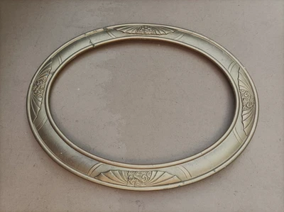 Ancien cadre ovale en bois et stucs de style Art déco - 40,3 x 30,4 cm - Photo 1/4