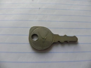 Mercury Outboard Factory Key P# 30431130 Great Key Thank you! Key # 130 - Picture 1 of 2