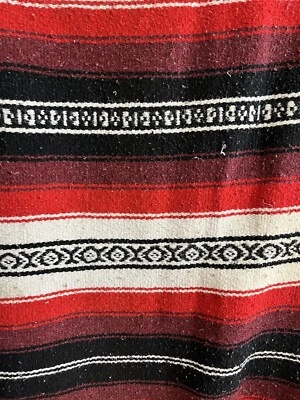 Manta roja negra blanca tejida mexicana coleccionable yoga picnic playa tiro 6 X 5 Foto 1 de 2