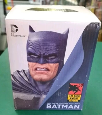 Busto DC Collectibles Batman The Dark Knight Returns 30th Anniversary 1723/3000 - Imagem 1 de 4
