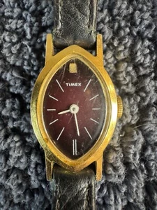 Timex Women's Watch Vintage Gold Tone Mechanical Manual Wind Red Dial 30mm - Picture 1 of 5