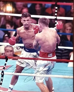 RARE ARTURO GATTI Vs MICKY WARD AUTOGRAPHED ORIGINAL BOXING FIGHT PHOTO FRAMED - Picture 1 of 7