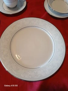 Noritake Trudy Fine Wedding China Dinner Plates 10.5' Silver Rimmed - Picture 1 of 4