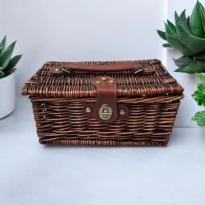 BOLSO CANASTA DE PICNIC DE MIMBRE VINTAGE Detalle de cuero sintético 10” X 6” x 3” ENVÍO RÁPIDO Foto 1 de 4
