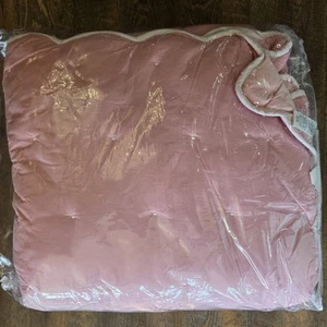 Pottery Barn Teen Sweet Velvet Scallop Full/Queen Quilt  PINK - Picture 1 of 10