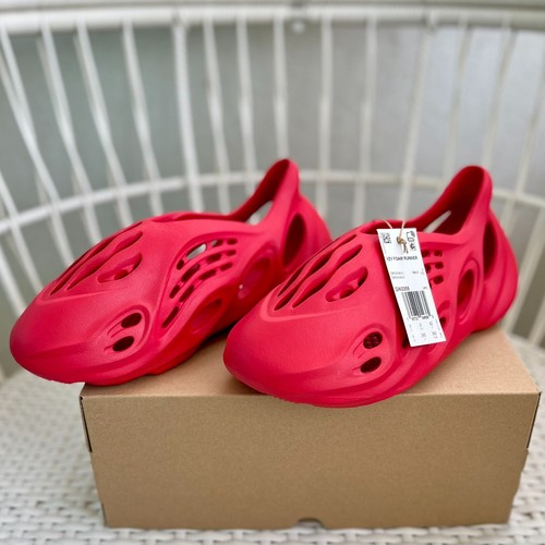 Taglia 8 Adidas Yeezy Foam RNR Runner Vermillion GW3355 Nuove di zecca