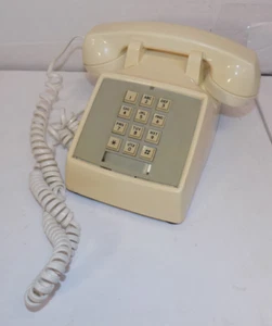 Teléfono táctil vintage con botón pulsador beige RadioShack - Imagen 1 de 2