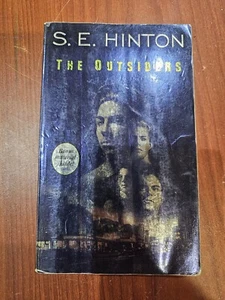 The Outsiders , Hinton, S. E. Good - Picture 1 of 1