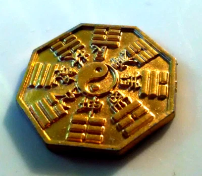 Plakette Schild Scheibe vergoldet Ying Yang Asien Symbol Achteck - Bild 1 von 4