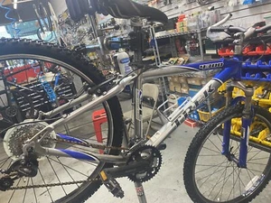 bicycle - Picture 1 of 4