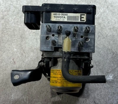 2006 - 2011 Lexus GS450h GS460 ABS Anti-Lock Braking Module ACTUATOR 44510-30260 - Image 1 of 4