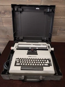 Vintage Olivetti Lexikon 82 Electric Typewriter With Case - Picture 1 of 10