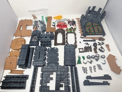Playmobil Knights Castle 5725  incomplete replacement parts see images for parts - Image 1 of 4