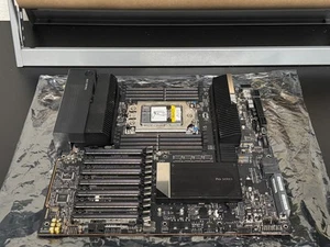 ASUS Pro WS WRX80E-SAGE SE WiFi II AMD Ryzen PRO Extended-ATX ECC Motherboard - Photo 1/6