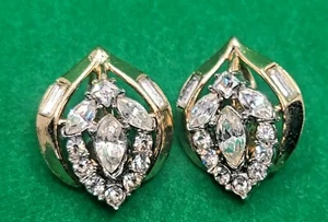  Crown Trifari signed Patent Pending Gold Tone Rhinestone Clip on Earrings - Picture 1 of 5