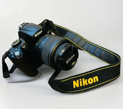 Nikon D5000 Digitalkamera + AF-S 18-55mm DX G VR Kamera DSLR | - Bild 1 von 4