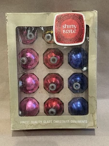 Scatola di 12 Ornamenti Natalizi Vetro Brite Lucido Vintage Multicolore Vacanze - Foto 1 di 6