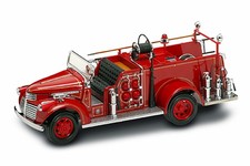 1941 GMC Fire Truck Red Road Signature 20068 1/24 Collectible Diecast Model