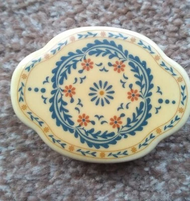 Del Prado trinket/pill box. Vintage. EP 57 - Image 1 of 3