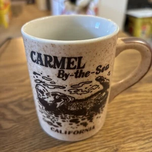 Taza de café Carmel By the Sea California recuerdo vintage nutria 3-3/4" T - Imagen 1 de 7