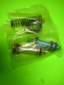 NUEVO TOYOTA LAND CRUISER FJ40 FJ43 7/70-12/74 CILINDRO FRENO MASTER KIT - Imagen 1 de 2