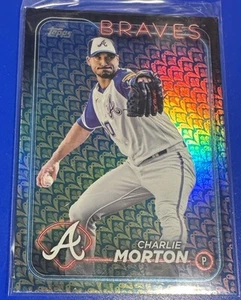 2024 Topps Charlie Morton #221 Holiday (serie uno) Atlanta Braves ⚾️ - Foto 1 di 2