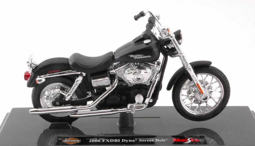Harley Davidson 2006 Fxdbi Dyna Street Bob Matt Black 1:18 Model 15966 MAISTO - Immagine 1 di 1