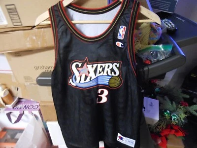 Camiseta Champion "Sixers-Alan Iverson #3" Juvenil L14-16 Reverso Blanco/Negro USADA Foto 1 de 4